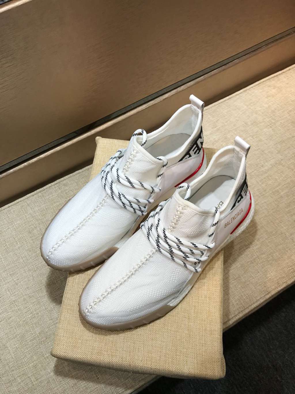 BLG  sneaker